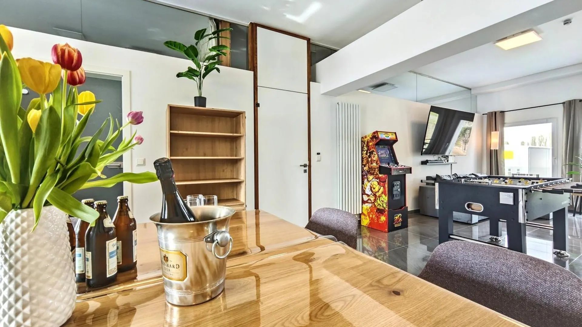 Loft Fuer Bis Zu 12, Whirlpool, Infrarotsauna, Arcade-Spiele, Tischfussball, Wii Nuremberg 0*,  Germany