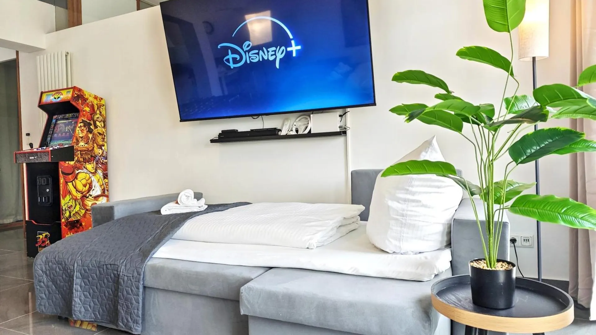 Loft Fuer Bis Zu 12, Whirlpool, Infrarotsauna, Arcade-Spiele, Tischfussball, Wii Nuremberg Apartment