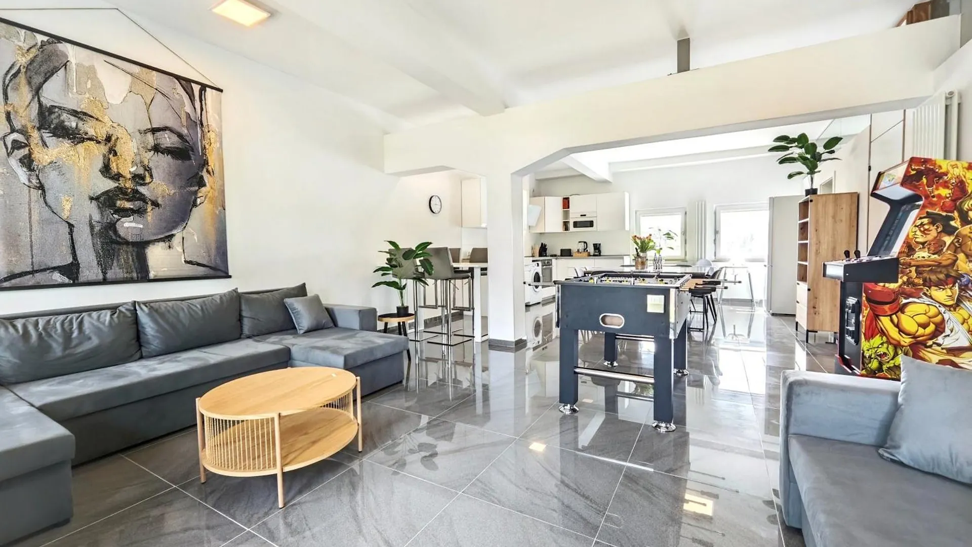 Apartment Loft Fuer Bis Zu 12, Whirlpool, Infrarotsauna, Arcade-Spiele, Tischfussball, Wii Nuremberg