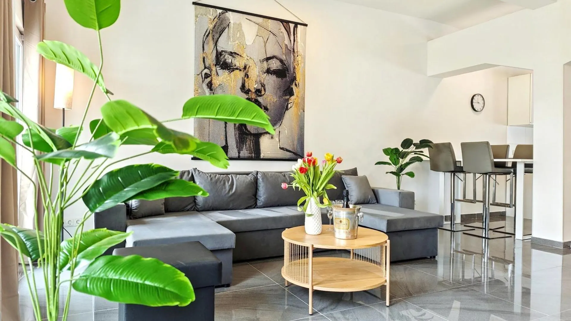 Loft Fuer Bis Zu 12, Whirlpool, Infrarotsauna, Arcade-Spiele, Tischfussball, Wii Nuremberg