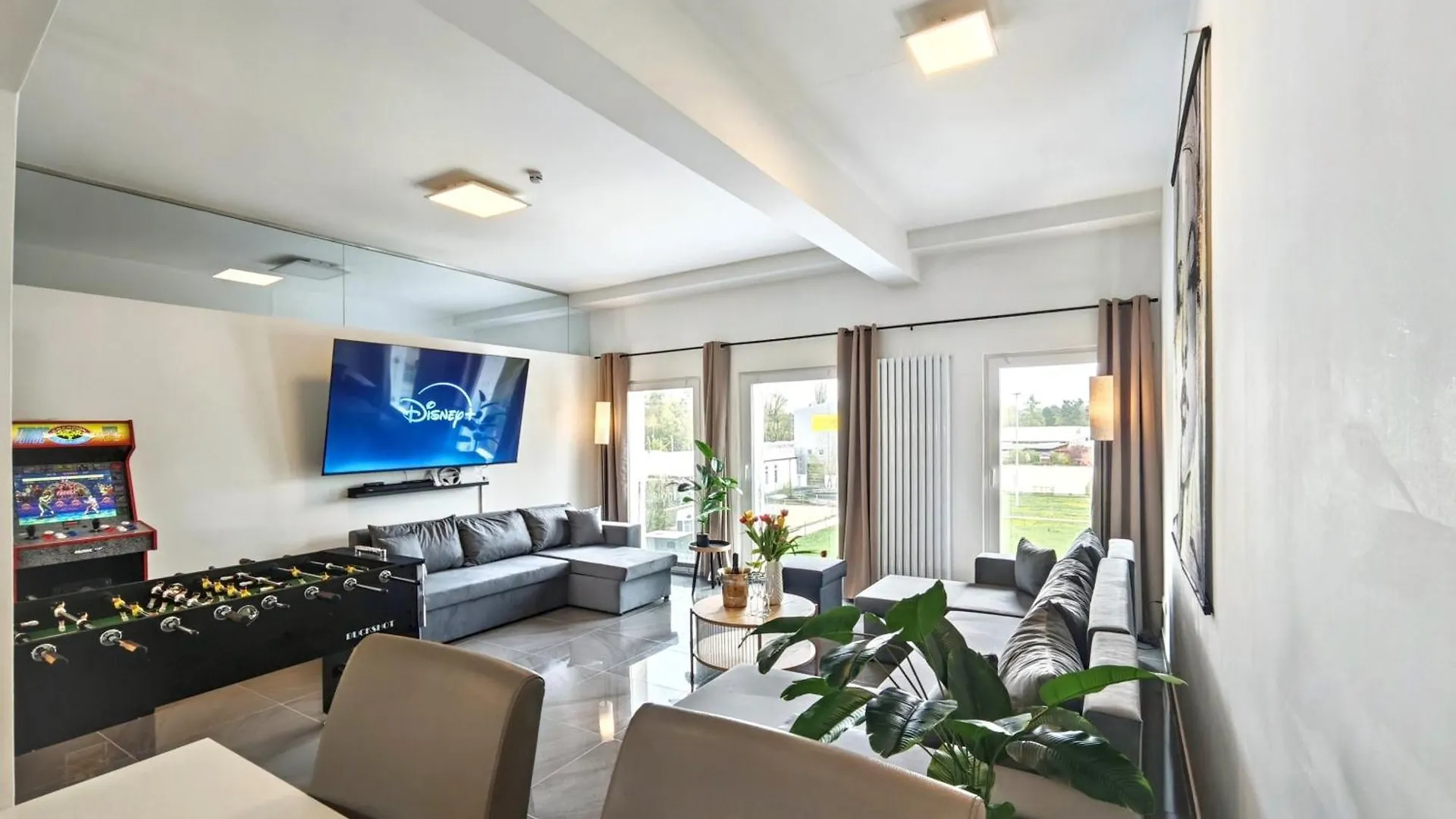 Apartment Loft Fuer Bis Zu 12, Whirlpool, Infrarotsauna, Arcade-Spiele, Tischfussball, Wii Nuremberg