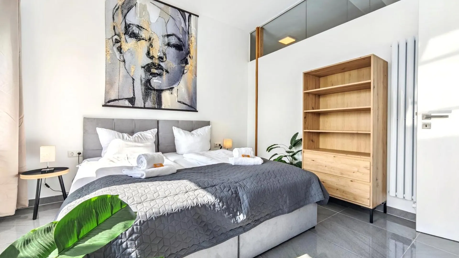 Loft Fuer Bis Zu 12, Whirlpool, Infrarotsauna, Arcade-Spiele, Tischfussball, Wii Nuremberg
