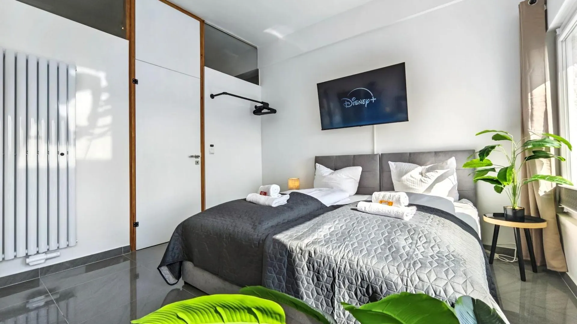 Apartment Loft Fuer Bis Zu 12, Whirlpool, Infrarotsauna, Arcade-Spiele, Tischfussball, Wii Nuremberg