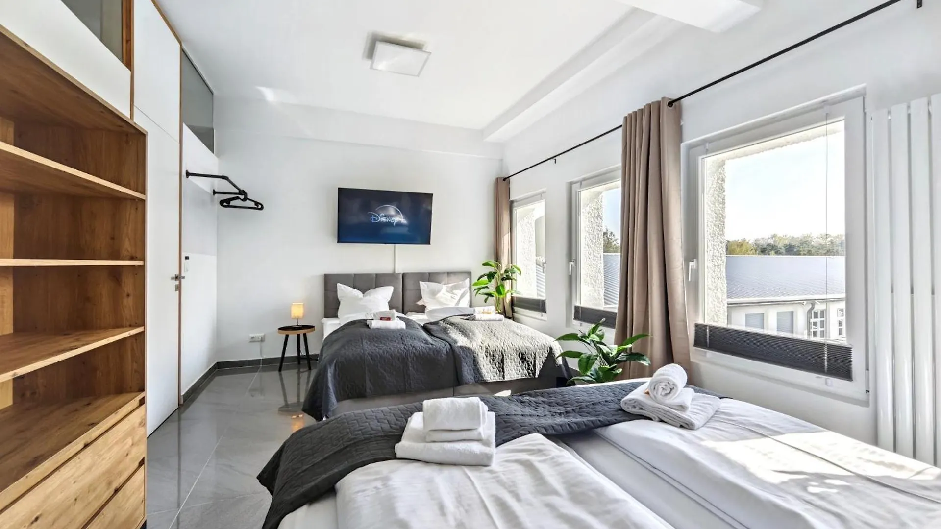 Loft Fuer Bis Zu 12, Whirlpool, Infrarotsauna, Arcade-Spiele, Tischfussball, Wii Nuremberg Germany