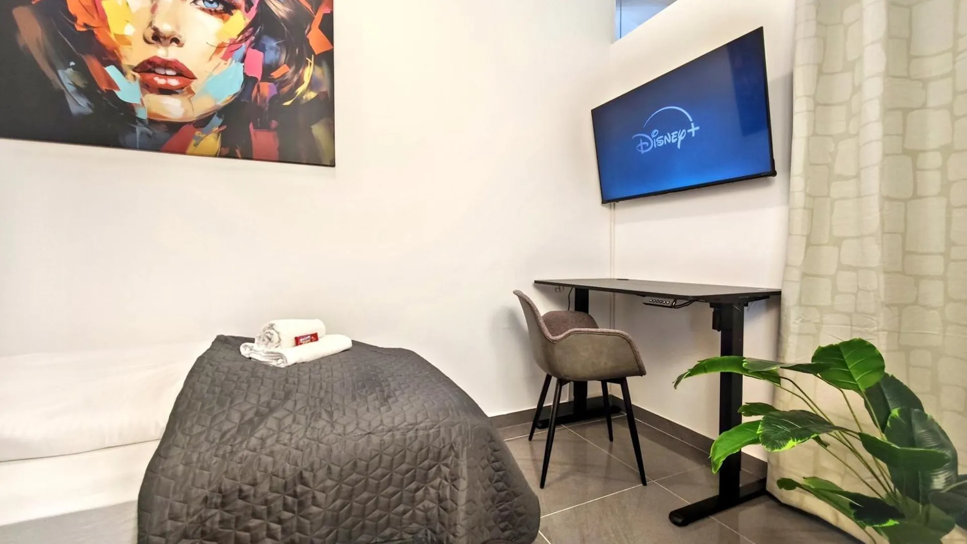Apartment Loft Fuer Bis Zu 12, Whirlpool, Infrarotsauna, Arcade-Spiele, Tischfussball, Wii Nuremberg