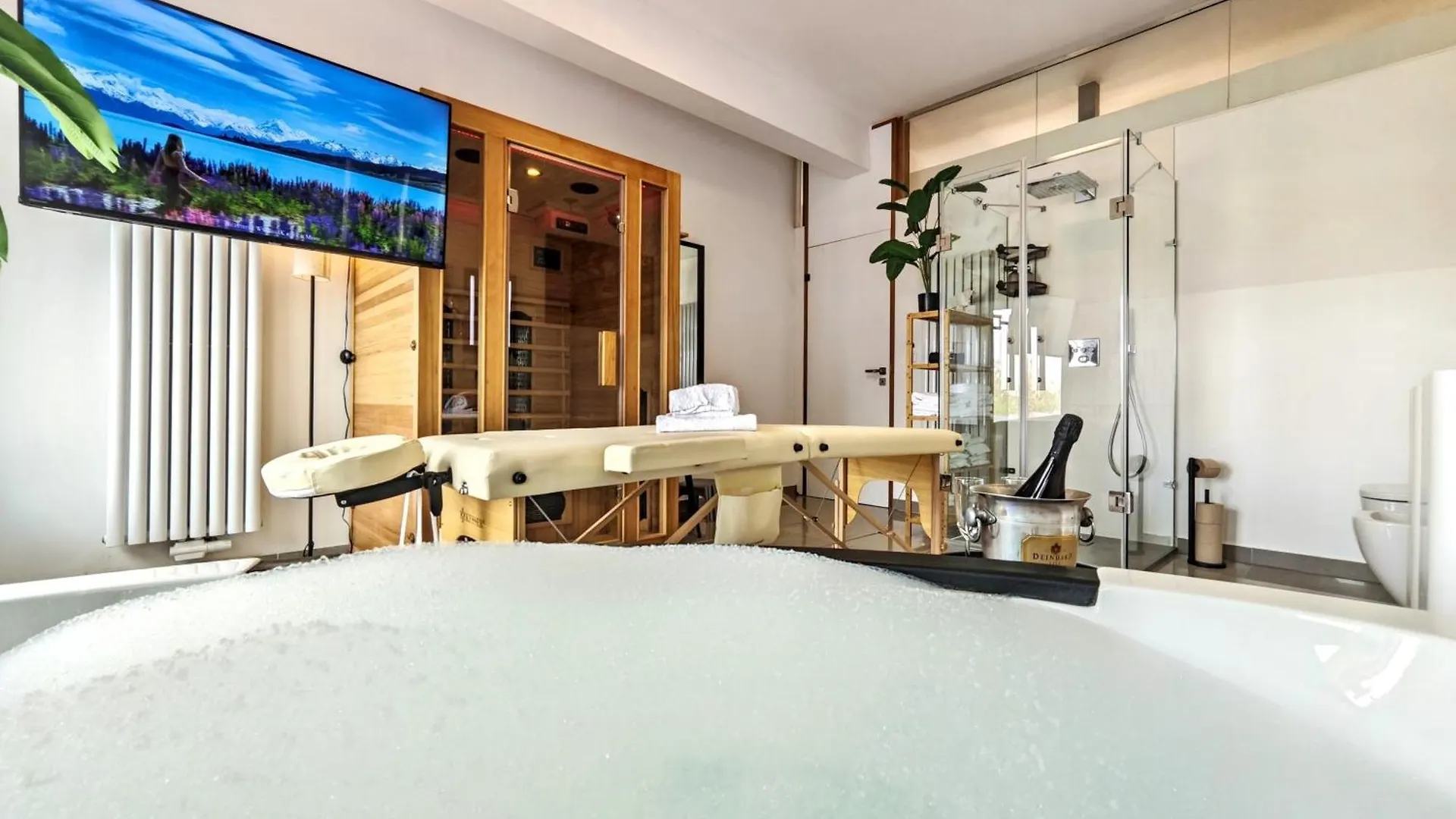 Loft Fuer Bis Zu 12, Whirlpool, Infrarotsauna, Arcade-Spiele, Tischfussball, Wii Nuremberg Apartment