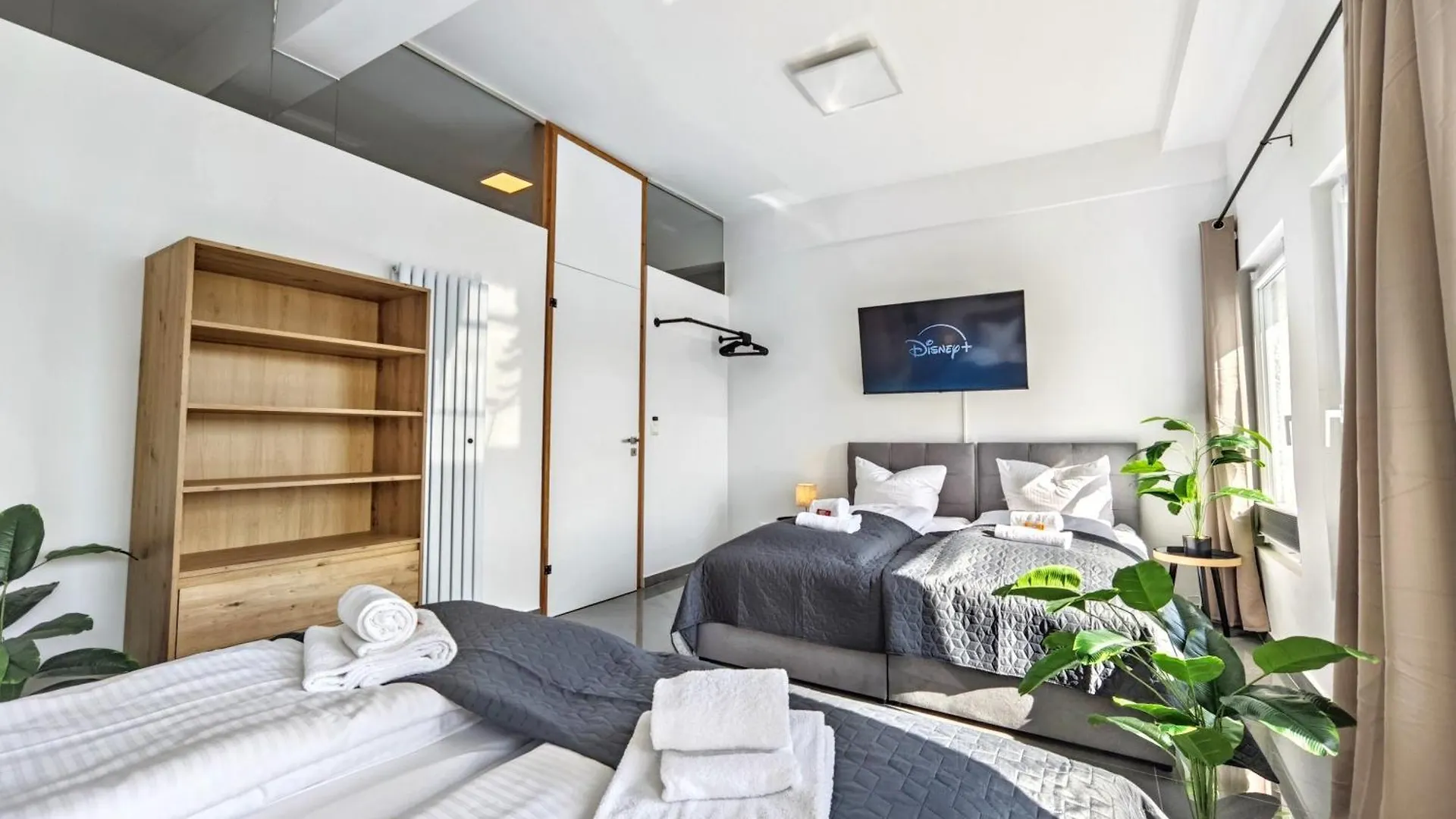Loft Fuer Bis Zu 12, Whirlpool, Infrarotsauna, Arcade-Spiele, Tischfussball, Wii Nuremberg