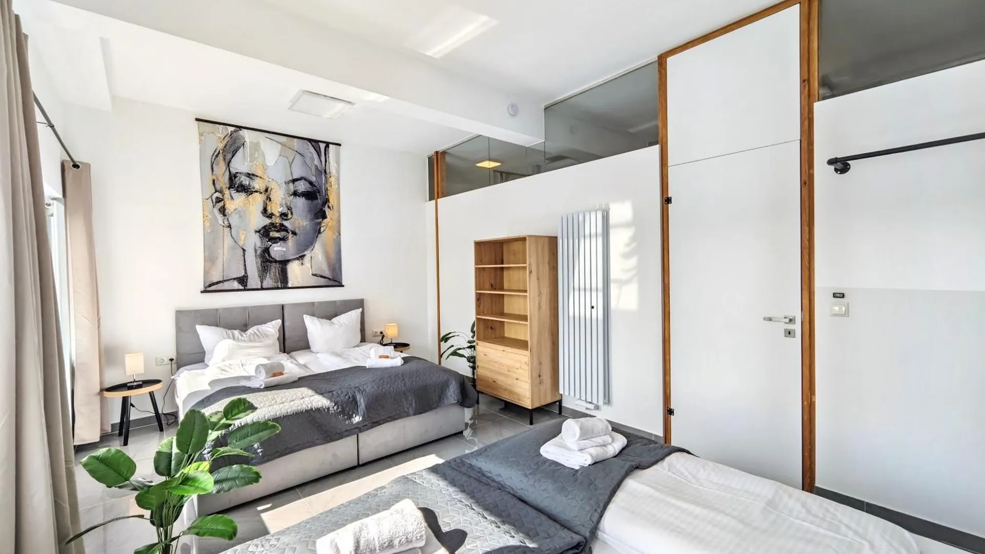 Apartment Loft Fuer Bis Zu 12, Whirlpool, Infrarotsauna, Arcade-Spiele, Tischfussball, Wii Nuremberg