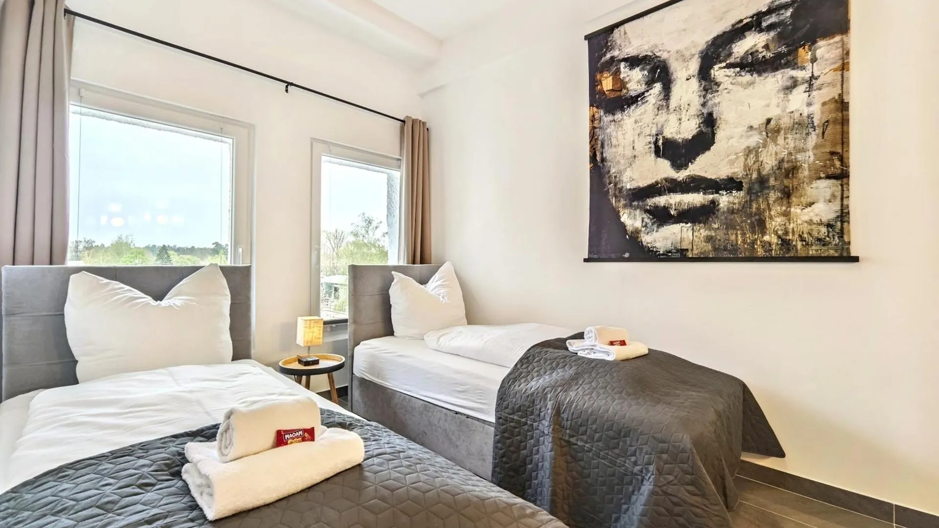 Loft Fuer Bis Zu 12, Whirlpool, Infrarotsauna, Arcade-Spiele, Tischfussball, Wii Nuremberg 0*,