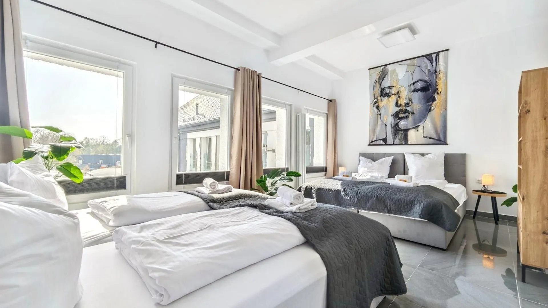 Loft Fuer Bis Zu 12, Whirlpool, Infrarotsauna, Arcade-Spiele, Tischfussball, Wii Nuremberg